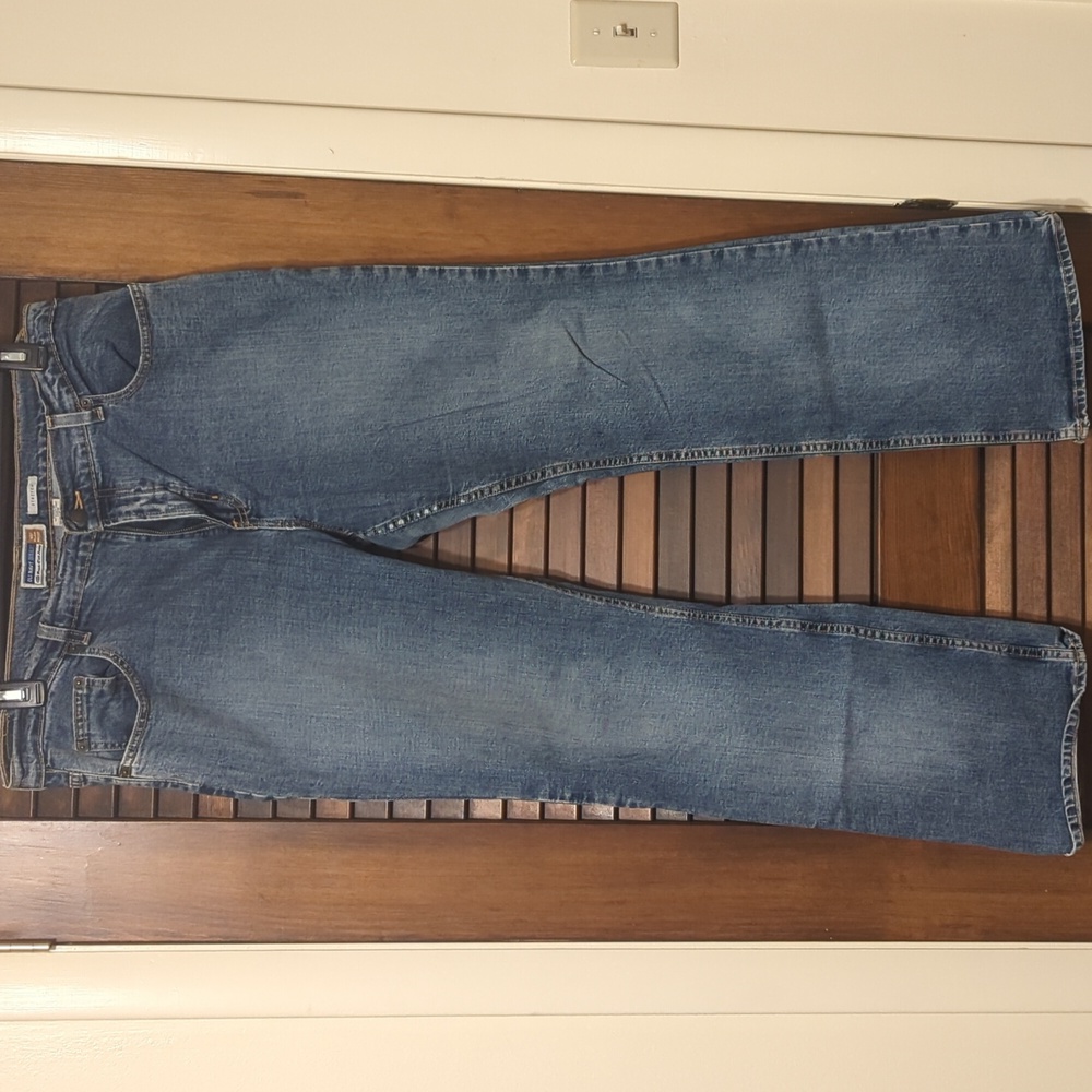 Vintage Old Navy boot cut jeans just below the waist size 16.